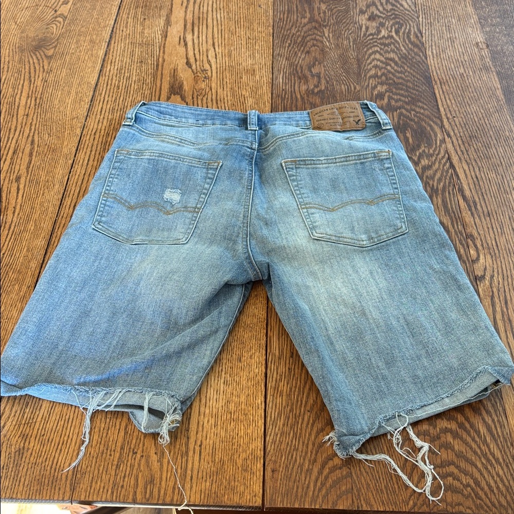 American Eagle Outfitters Light Blue Distressed Jean Shorts - Picture 4 of 4
